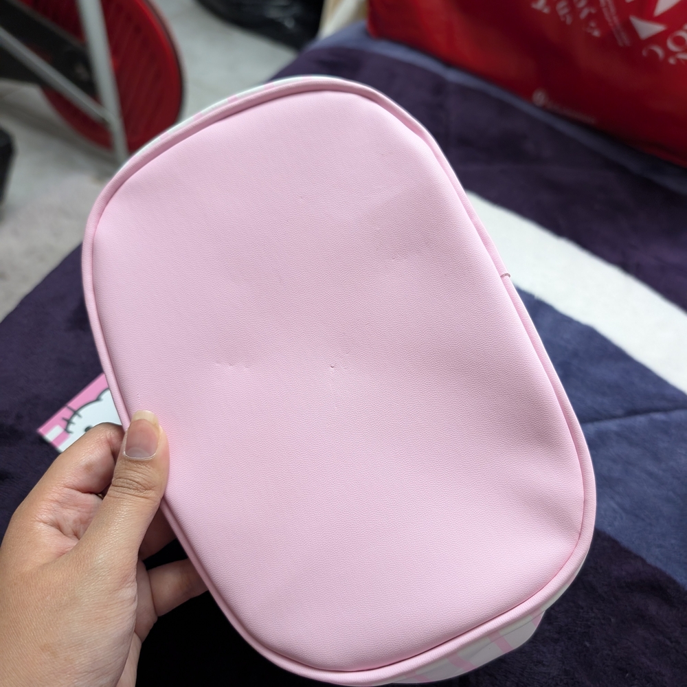 Hello Kitty Pink Kids Accessory Bag - Picture 5 of 6